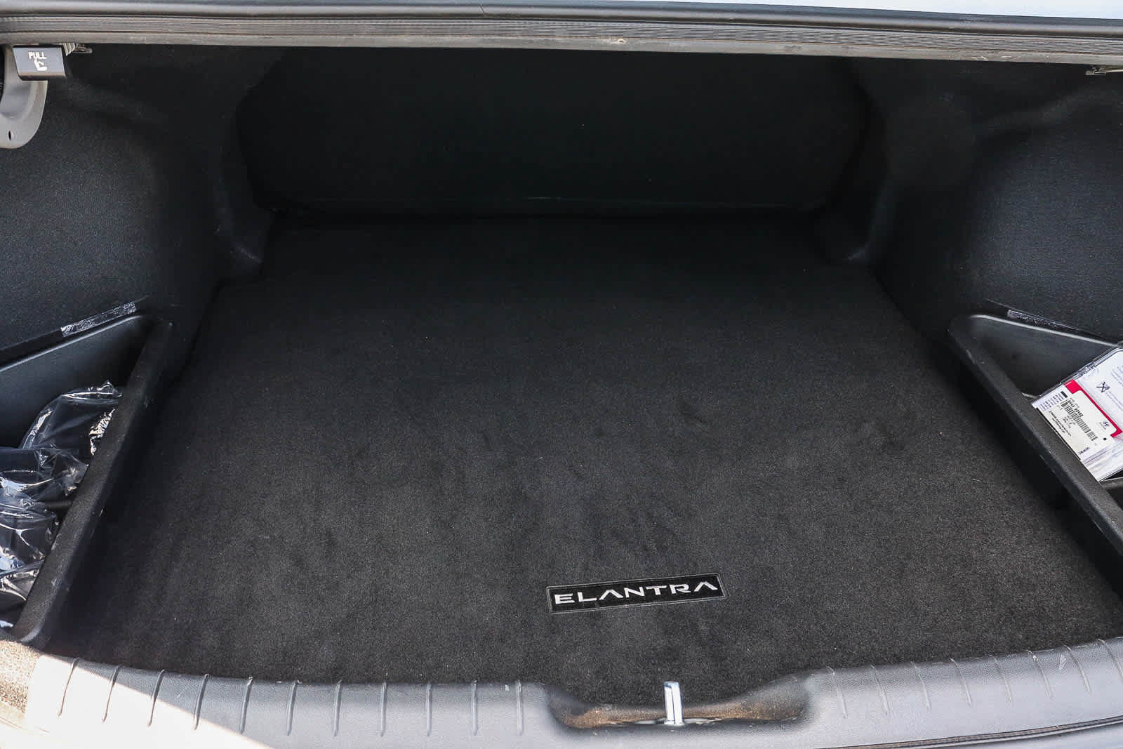 Used 2025 Hyundai Elantra SE w/ Cargo Package FWD image 16