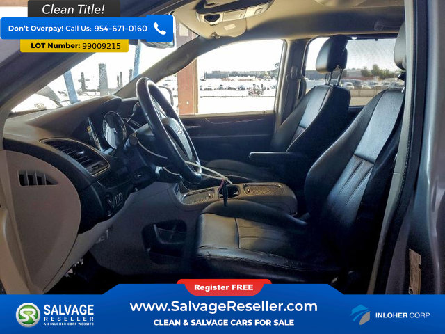 Used 2013 Chrysler Town & Country Touring-L w/ Premium Group image 9