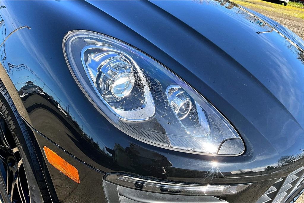 Used 2018 Porsche Macan AWD/4WD image 27
