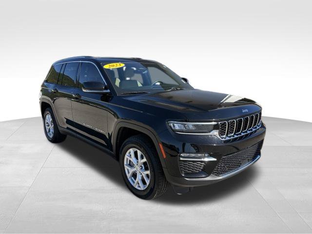 Used 2023 Jeep Grand Cherokee Limited w/ Trailer Tow Prep Group (B) AWD/4WD image 8