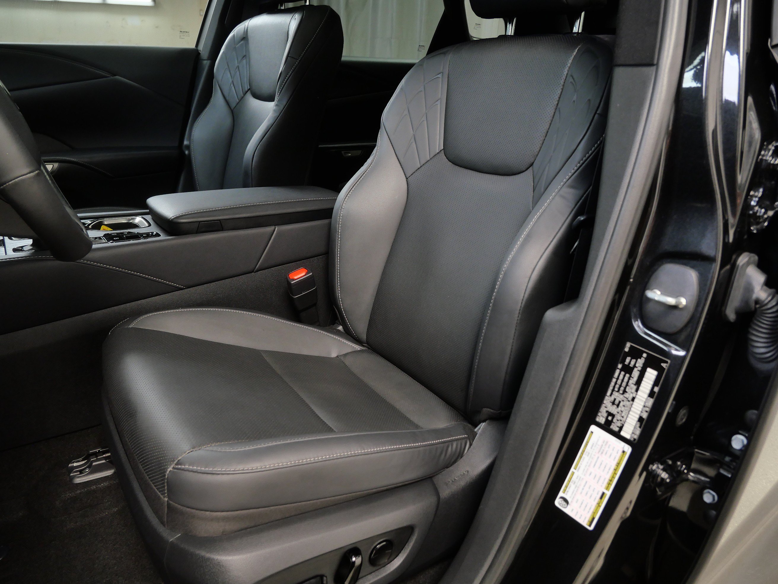 Used 2023 Lexus RX 350 Premium w/ Accessory Package (Z1) AWD/4WD image 3
