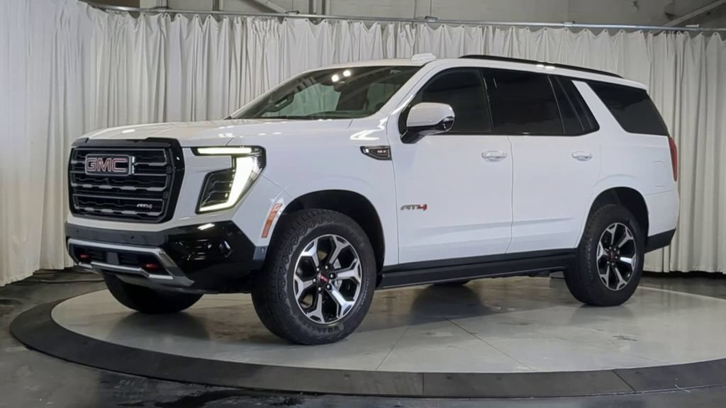 Used 2025 GMC Yukon AT4 w/ AT4 Premium Package AWD/4WD image 5