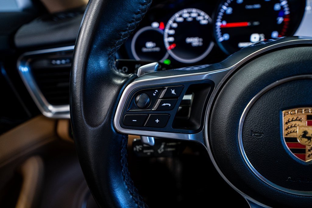 Used 2019 Porsche Panamera image 42