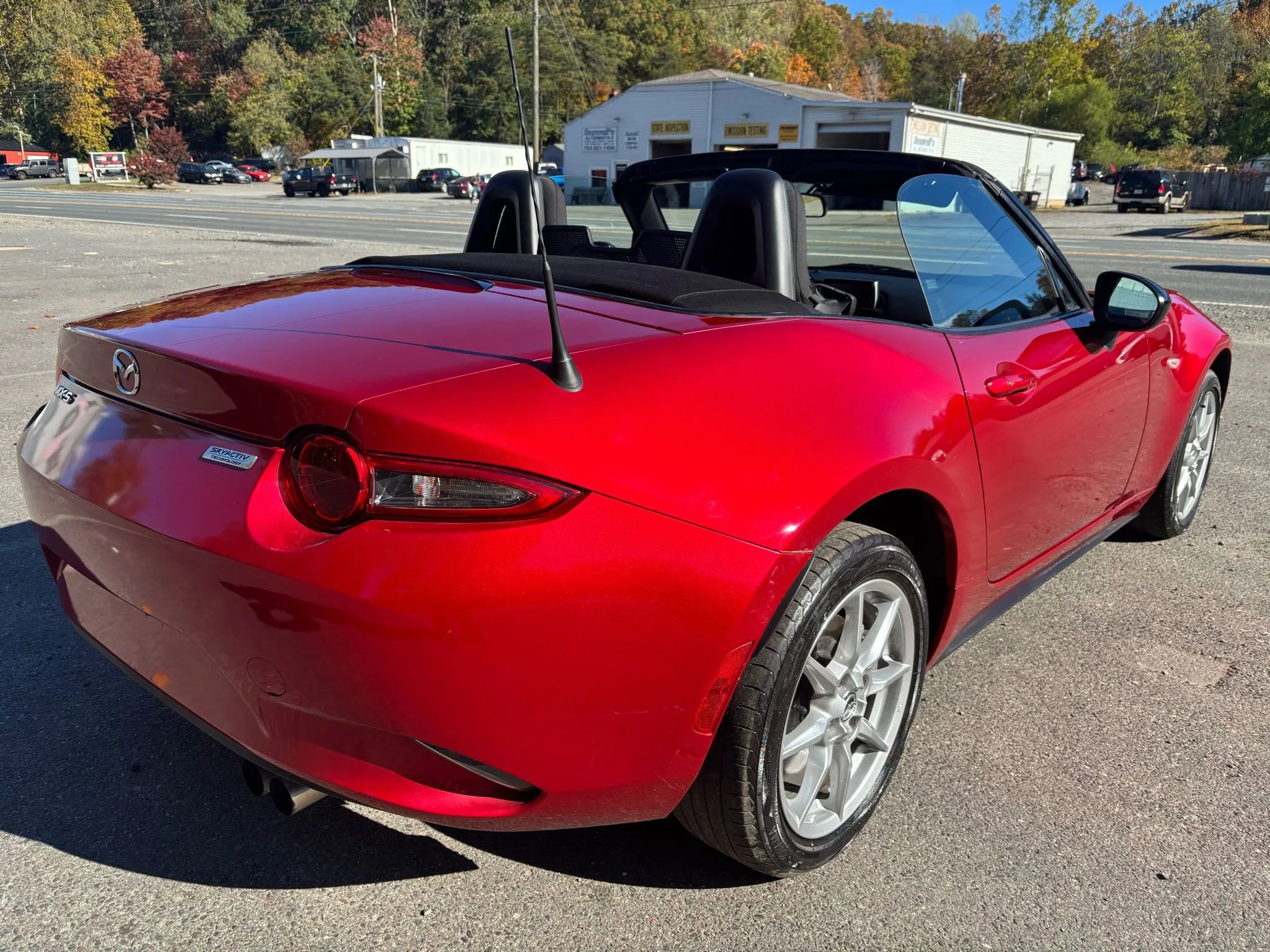 Used 2016 MAZDA MX-5 Miata Sport image 9