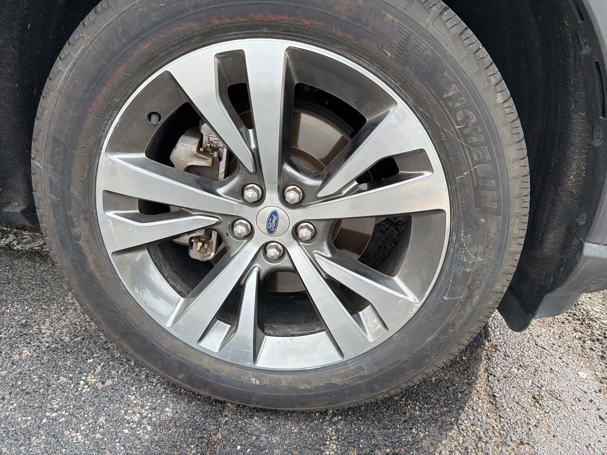 Used 2020 Ford Explorer Platinum w/ Premium Technology Package image 4