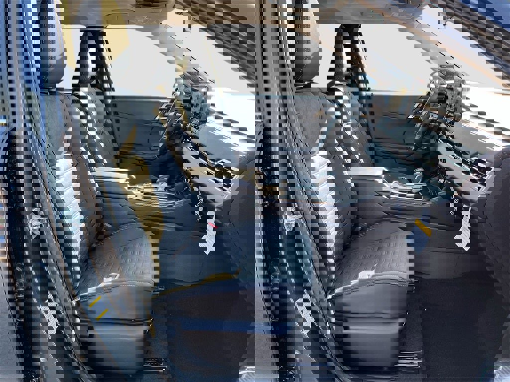 New 2025 Mitsubishi Outlander SE image 30