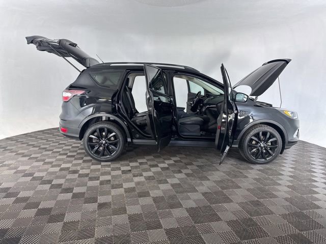 Used 2018 Ford Escape SE w/ SE Sport Appearance Package image 15