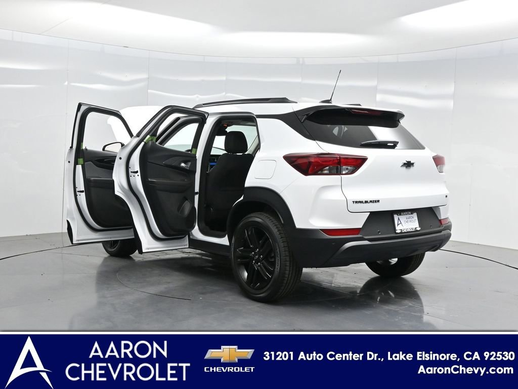 New 2026 Chevrolet TrailBlazer LT w/ Convenience Package FWD image 52