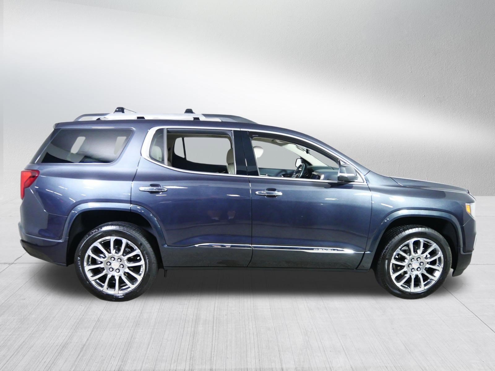Used 2022 GMC Acadia Denali w/ Denali Ultimate Package FWD image 8