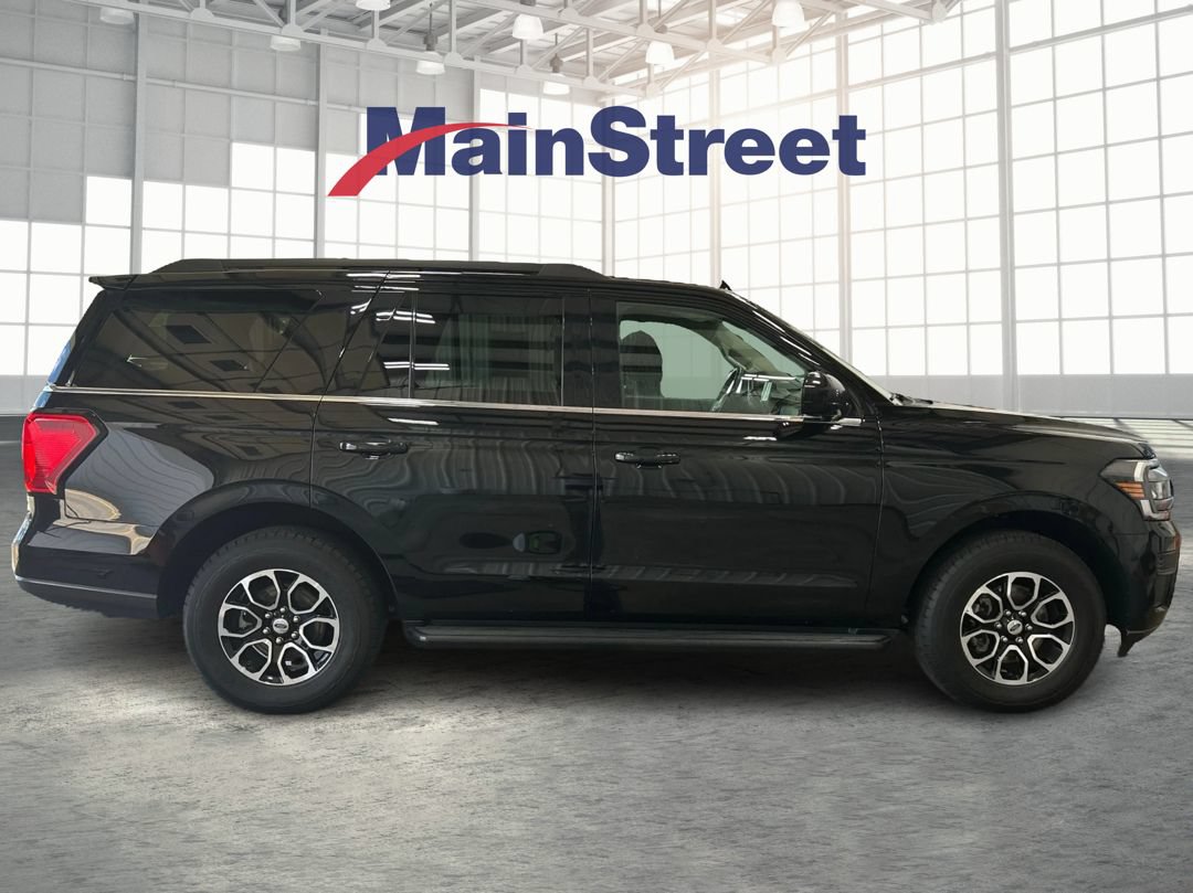 Used 2024 Ford Expedition XLT AWD/4WD image 6