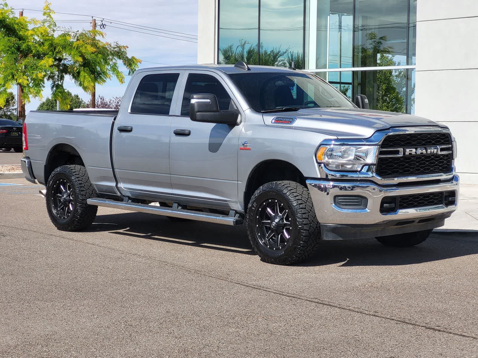Used 2024 RAM 2500 Tradesman w/ Chrome Appearance Group AWD/4WD image 3
