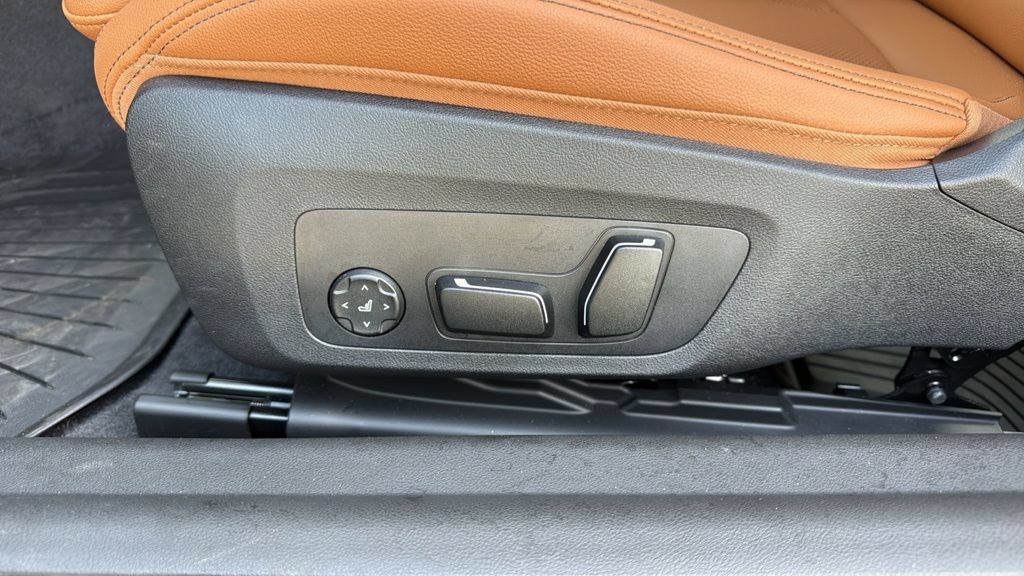 Certified 2026 BMW 230i Coupe w/ Premium Package RWD image 7