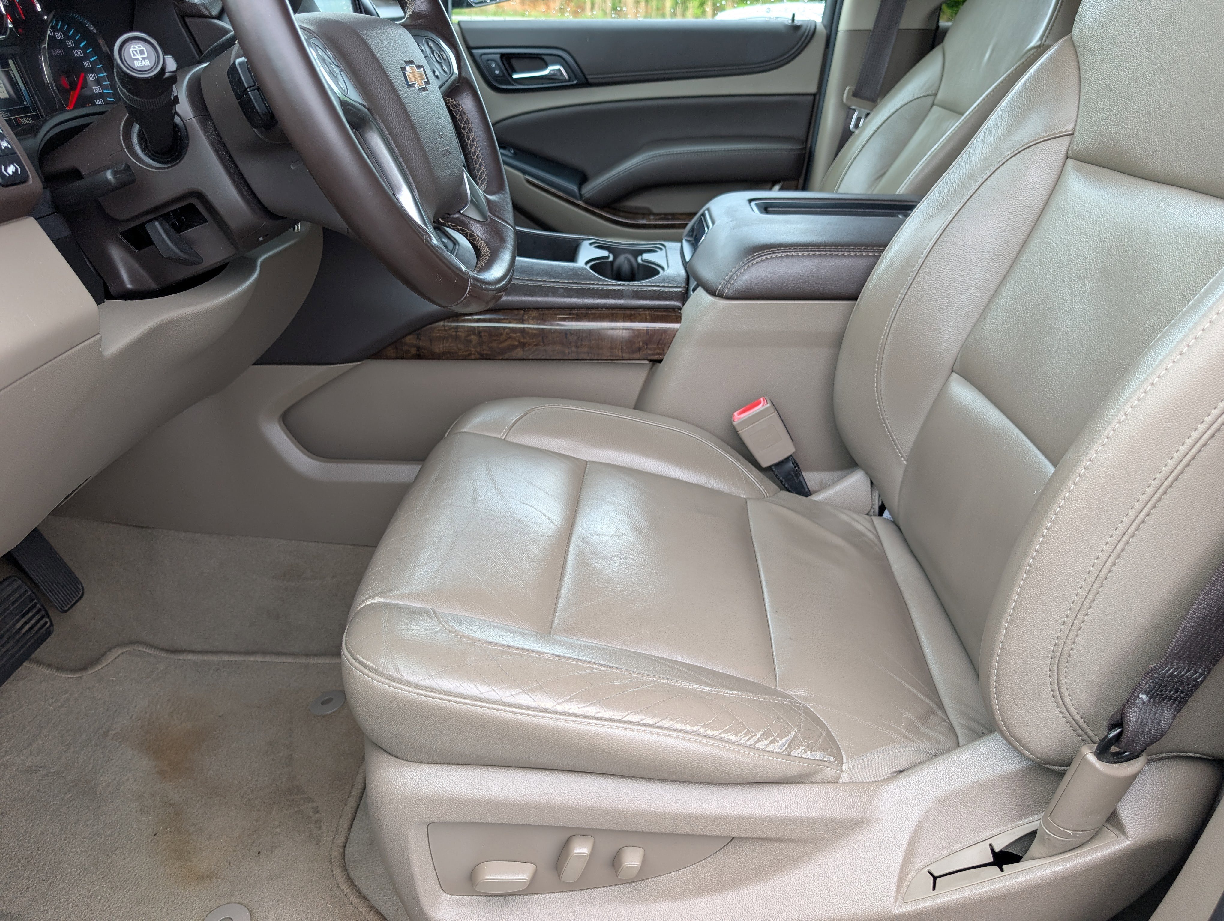 Used 2019 Chevrolet Suburban LT RWD image 13