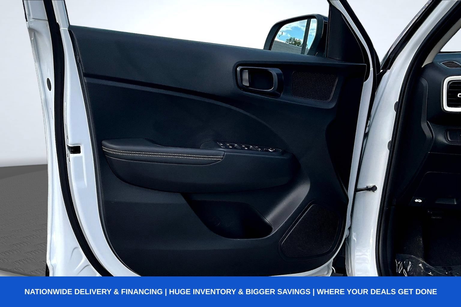 Used 2026 Hyundai Venue SEL FWD image 27