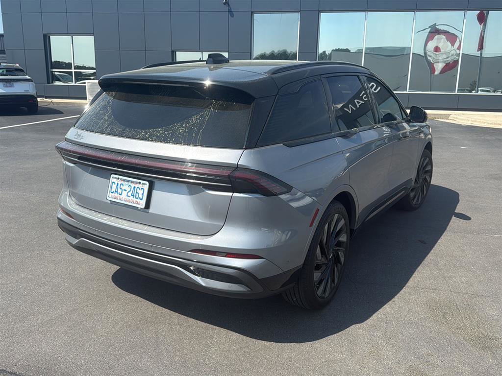 Used 2024 Lincoln Nautilus Reserve w/ Equipment Group 202A image 2