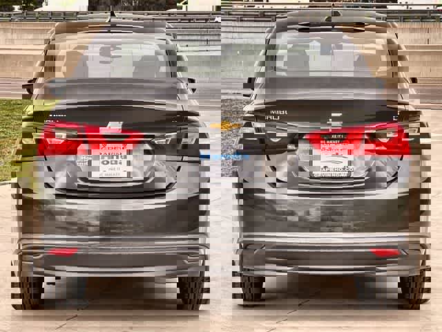 Used 2017 Chevrolet Malibu LT image 6