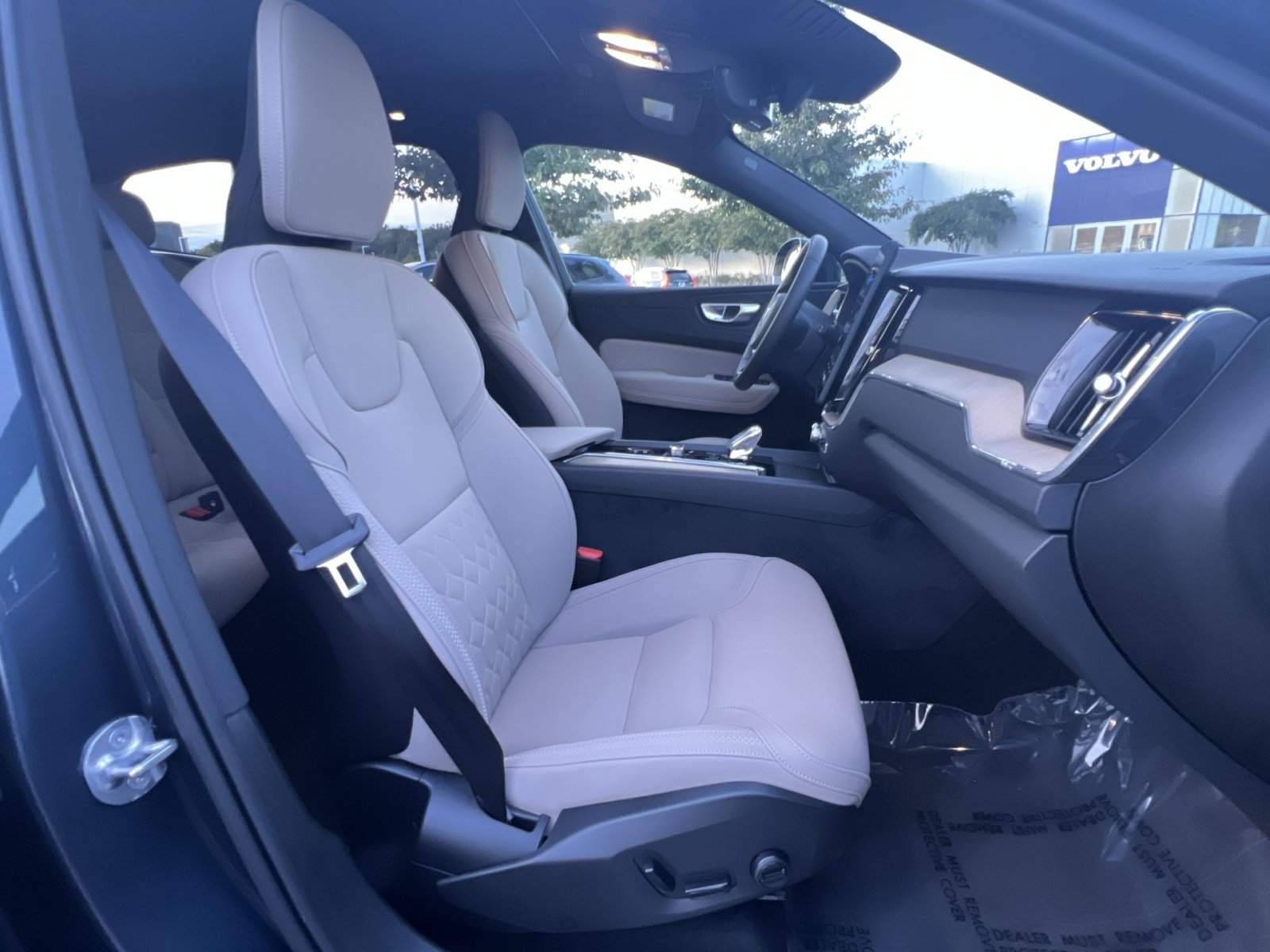 New 2026 Volvo XC60 B5 Plus w/ Protection Package Premier AWD/4WD image 35