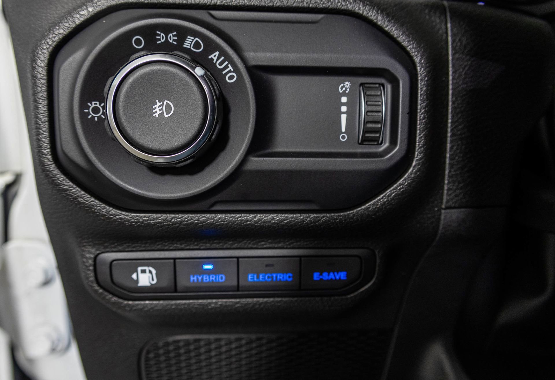 Used 2023 Jeep Wrangler Unlimited w/ Cold Weather Group image 32