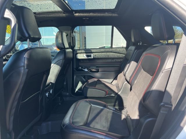 Used 2023 Ford Explorer ST-Line w/ Class IV Trailer Tow Package AWD/4WD image 18