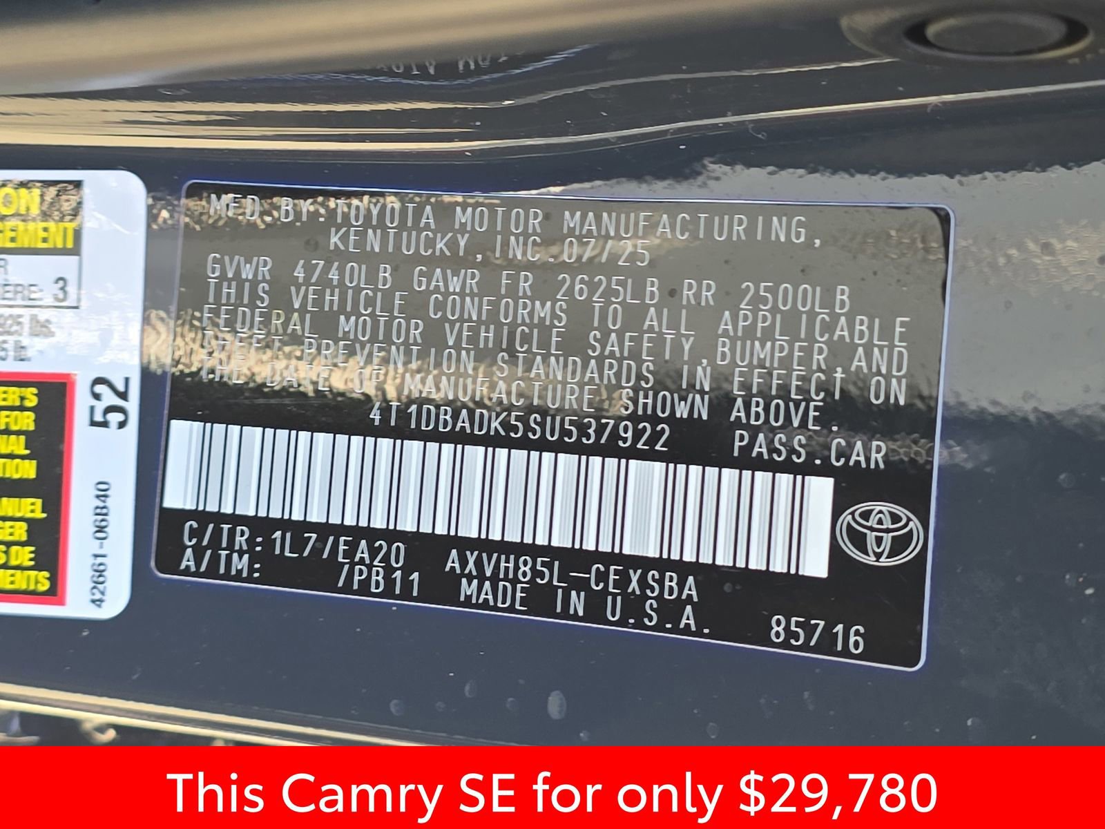 Used 2025 Toyota Camry SE image 40