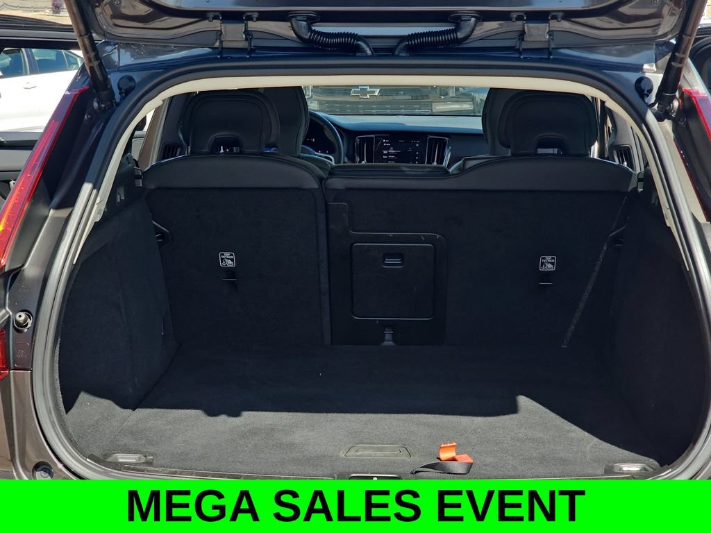 Used 2025 Volvo V60 B5 Cross Country Plus AWD/4WD image 12