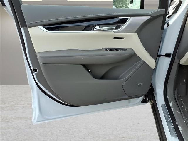 Used 2025 Cadillac XT6 Premium Luxury w/ LPO, Floor Liner Package image 20