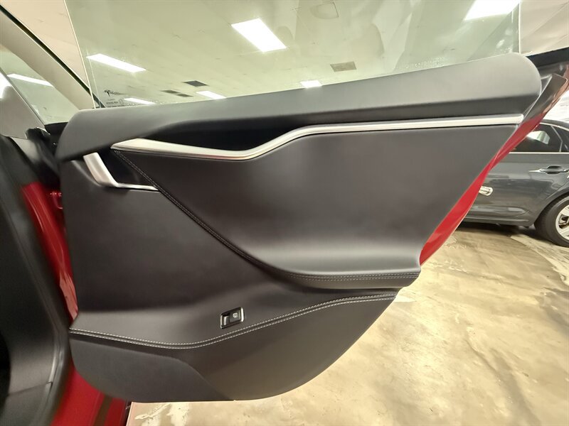 Used 2017 Tesla Model S 75 RWD image 19