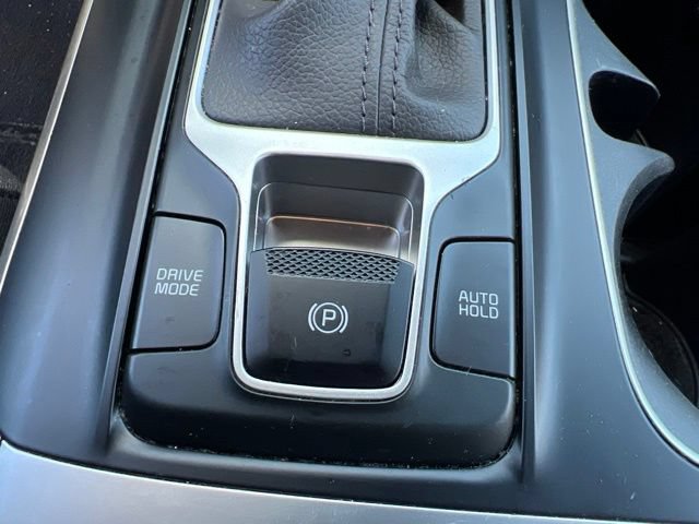 Certified 2022 Kia Carnival LX FWD image 23