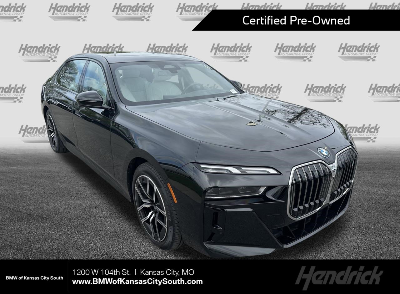 Certified 2025 BMW i7 xDrive60 w/ Premium Package AWD/4WD image 1