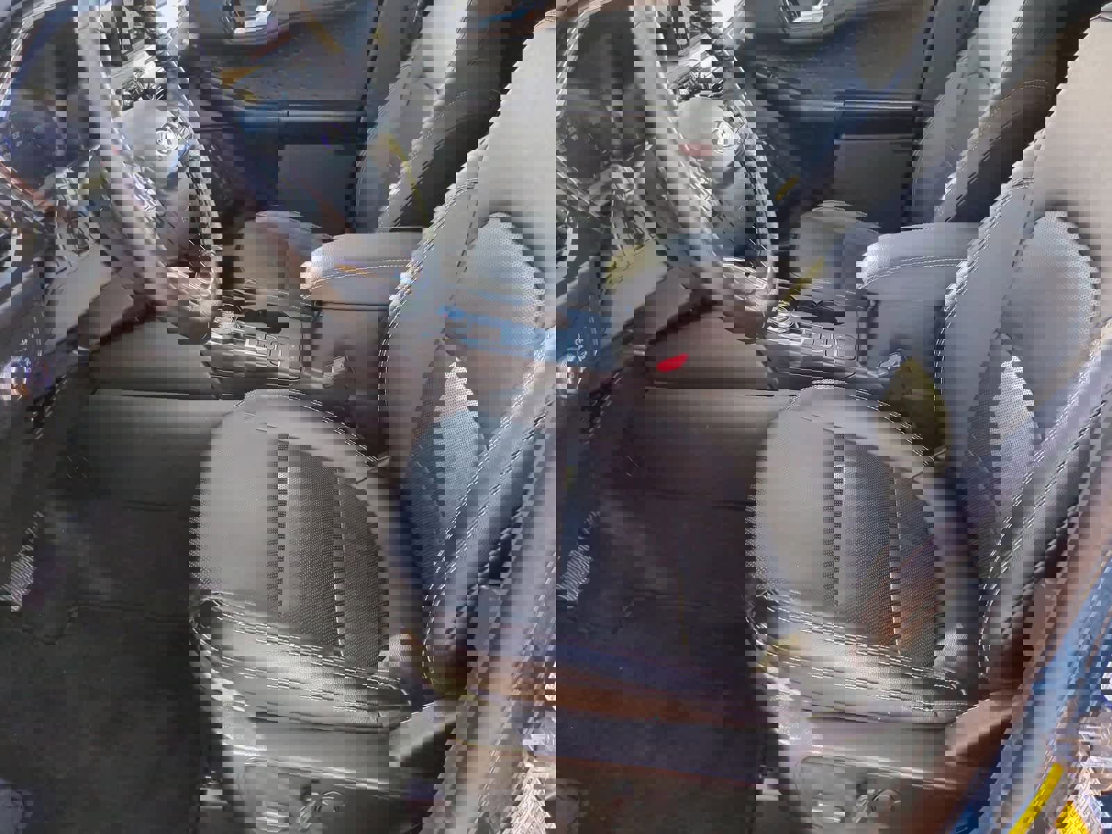 Used 2020 Ford Escape Titanium image 16