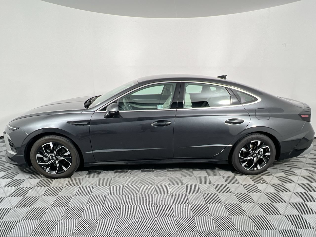 Used 2024 Hyundai Sonata SEL FWD image 6