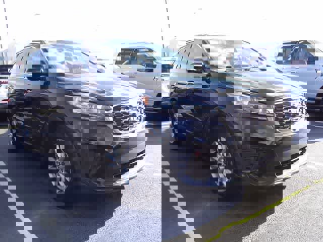 Used 2020 Kia Sorento LX image 3