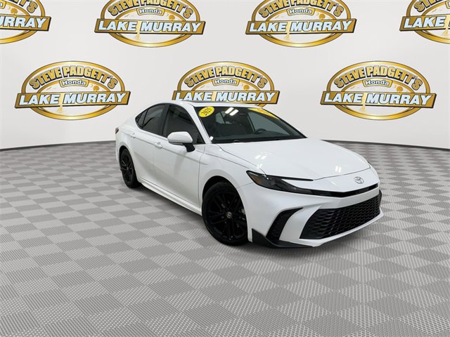 Used 2025 Toyota Camry SE image 5