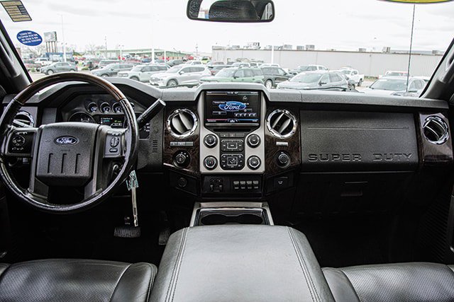 Used 2013 Ford F250 Platinum w/ Platinum Pkg image 5