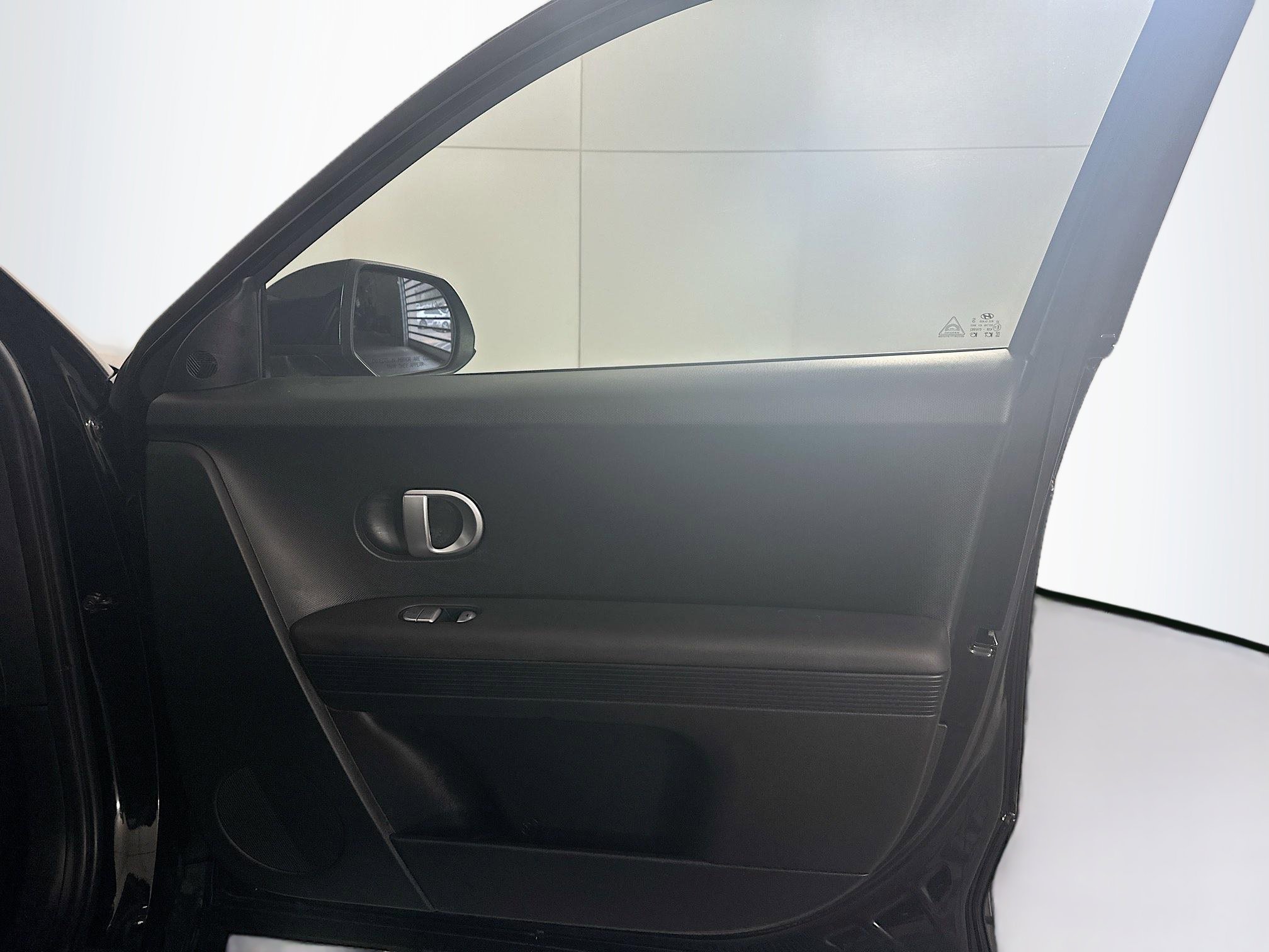 Used 2023 Hyundai Ioniq 5 SE image 31