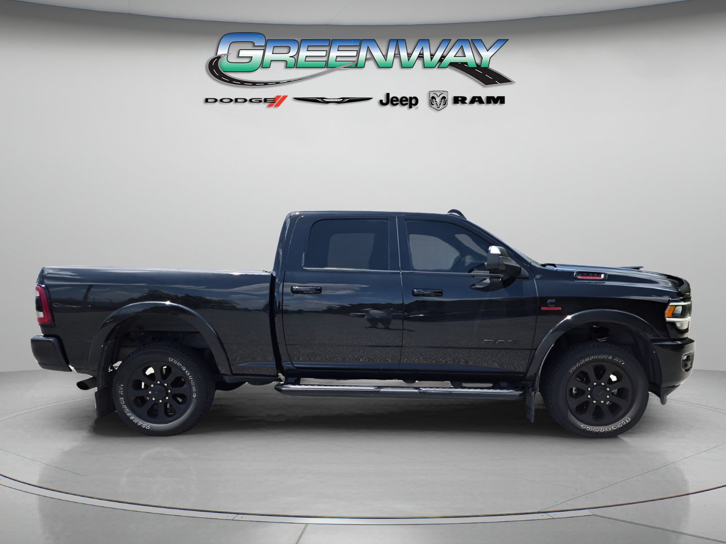 Used 2022 RAM 2500 Laramie w/ Night Edition AWD/4WD image 4