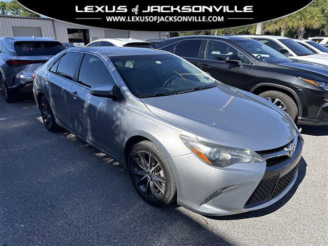 Used 2015 Toyota Camry XSE FWD image 1