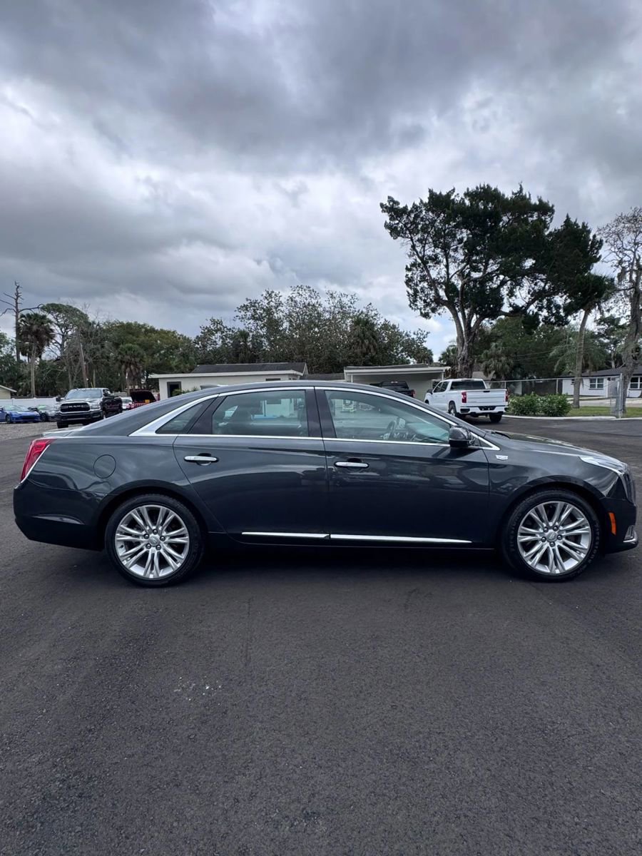 Used 2018 Cadillac XTS Luxury image 4