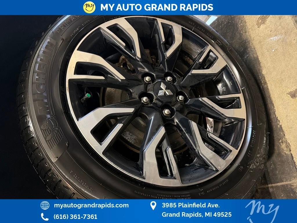 Used 2018 Mitsubishi Outlander SEL image 38