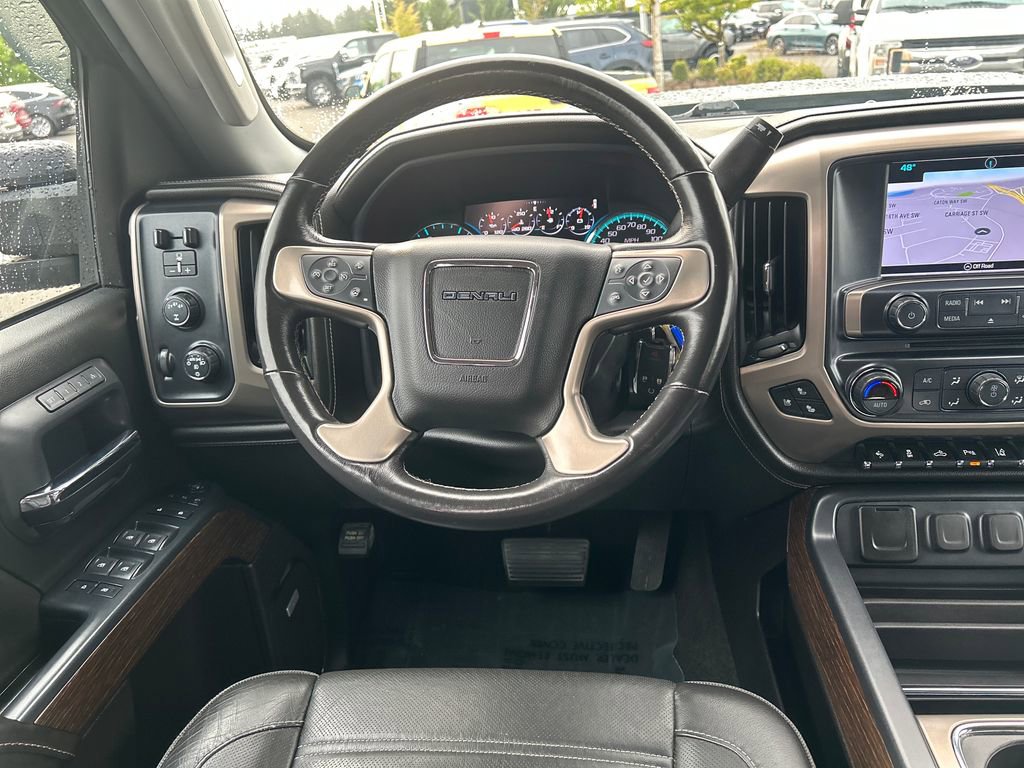 Used 2018 GMC Sierra 2500 Denali w/ Duramax Plus Package AWD/4WD image 9