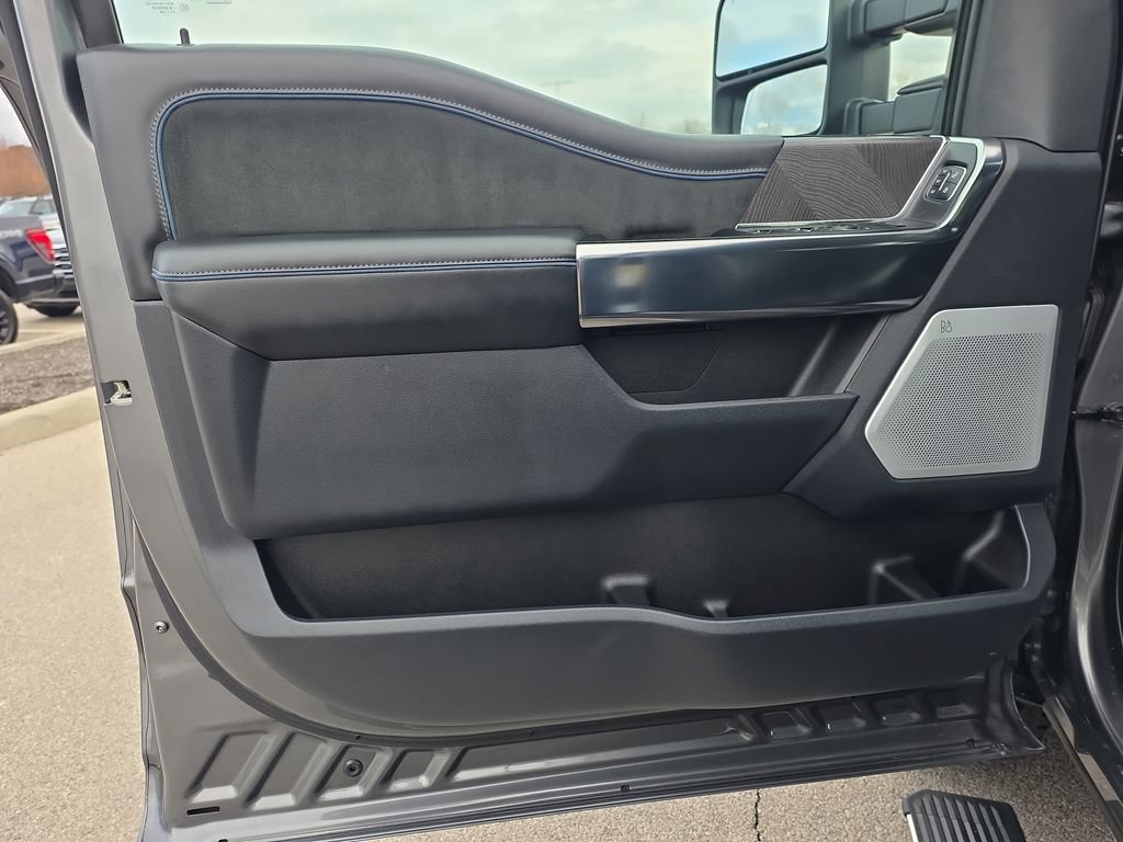 Used 2025 Ford F250 Platinum AWD/4WD image 26