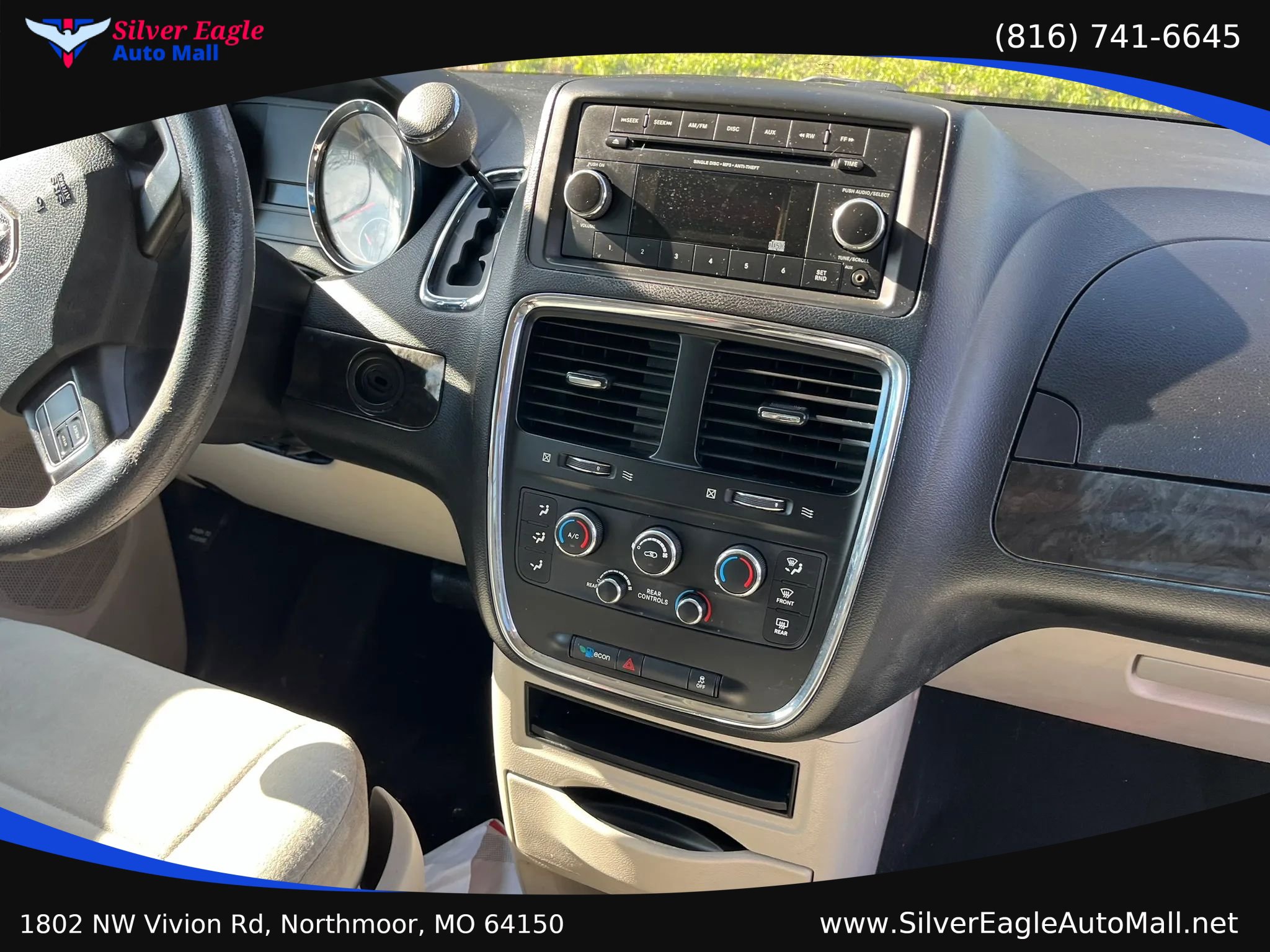 Used 2013 Dodge Grand Caravan SXT FWD image 4