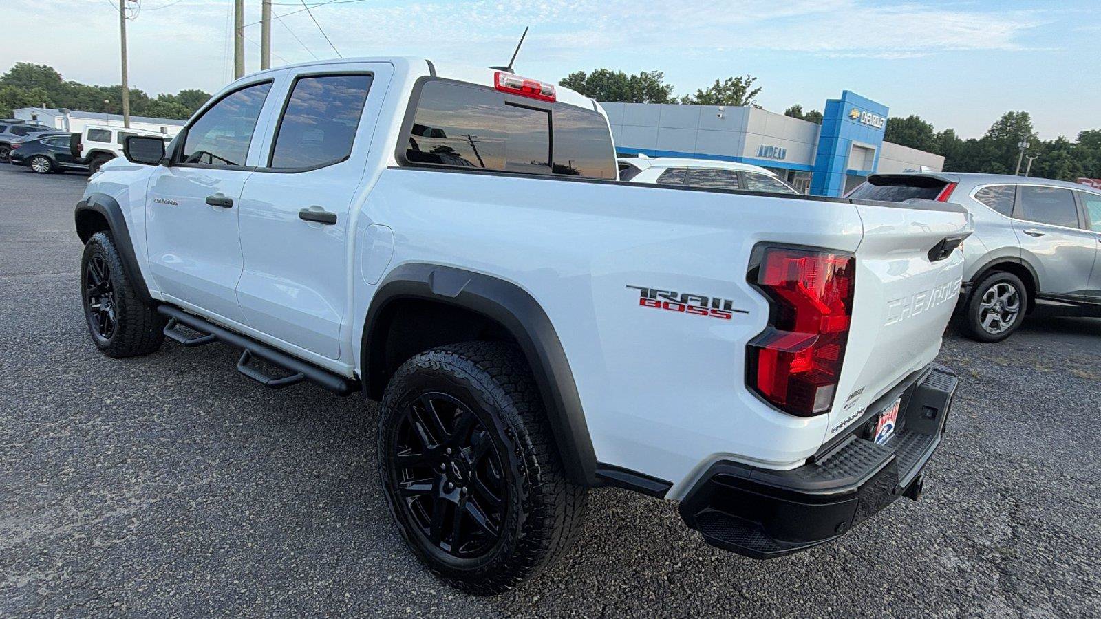 Used 2024 Chevrolet Colorado Trail Boss w/ Advanced Trailering Package AWD/4WD image 10