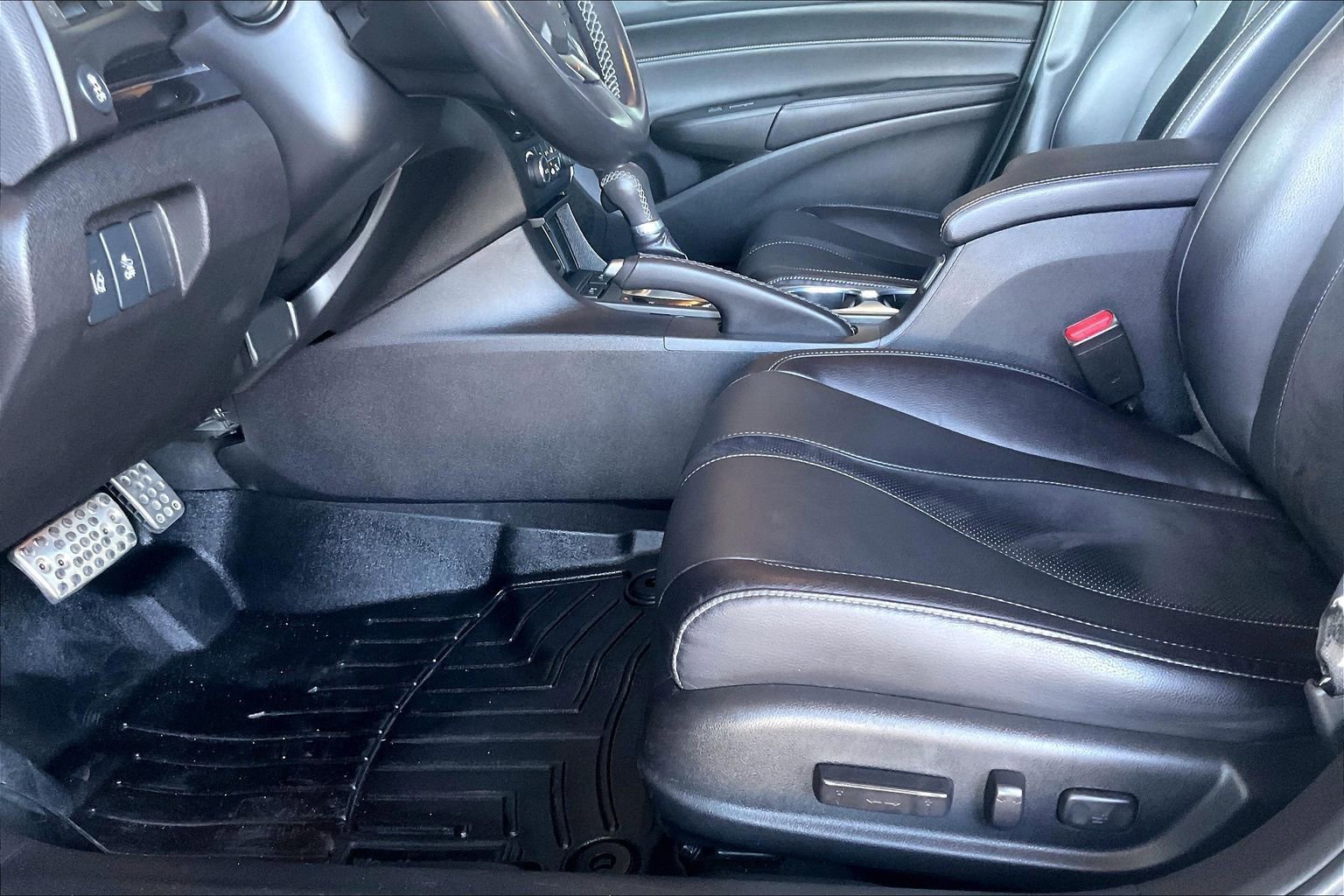 Used 2022 Acura ILX FWD image 16