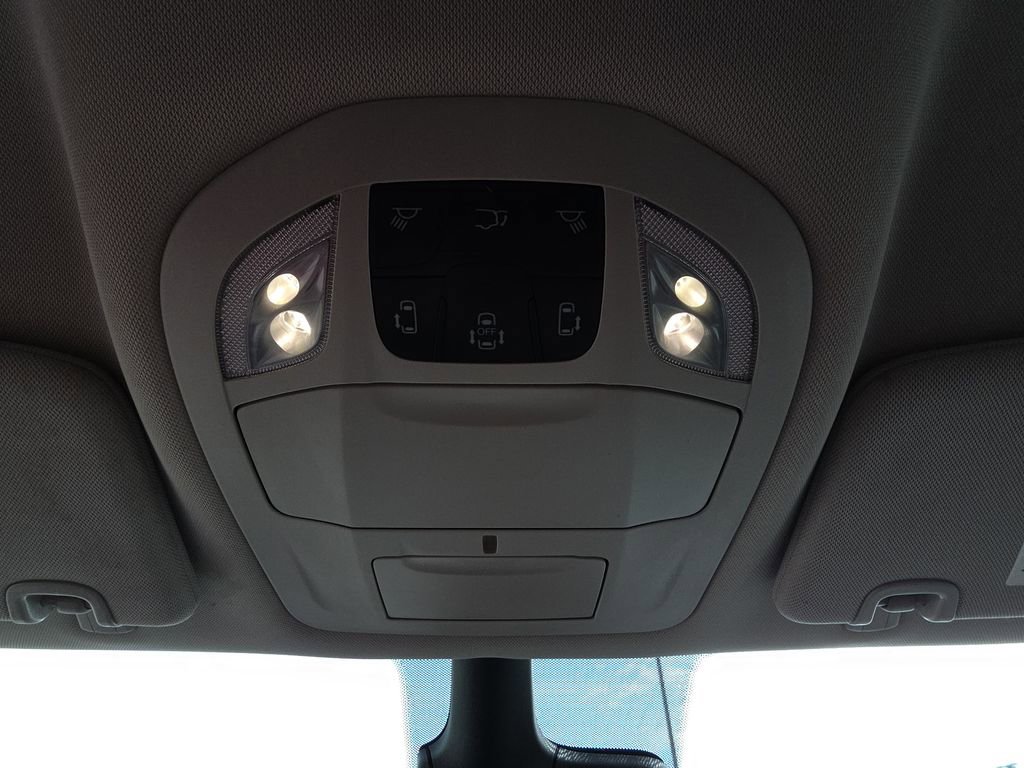 Used 2023 Chrysler Pacifica Touring-L image 24