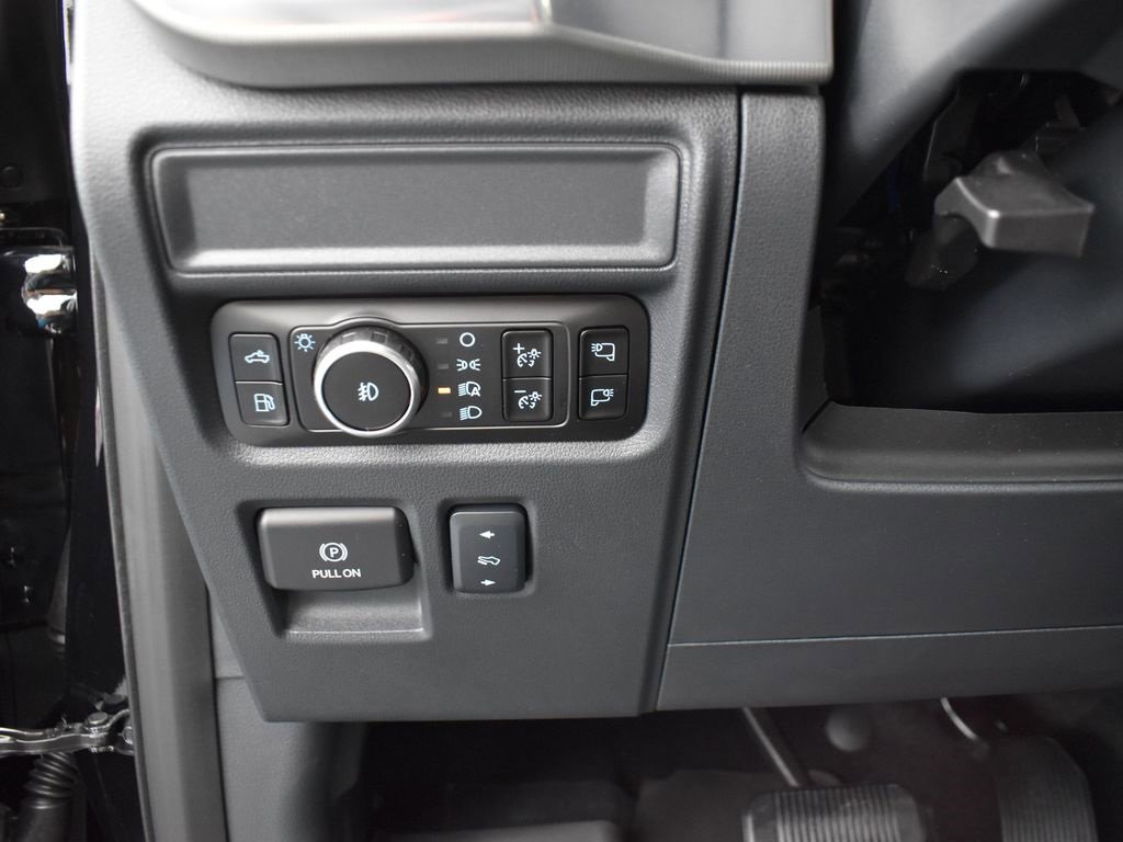 New 2025 Ford F150 Lariat w/ Equipment Group 501A Mid image 12