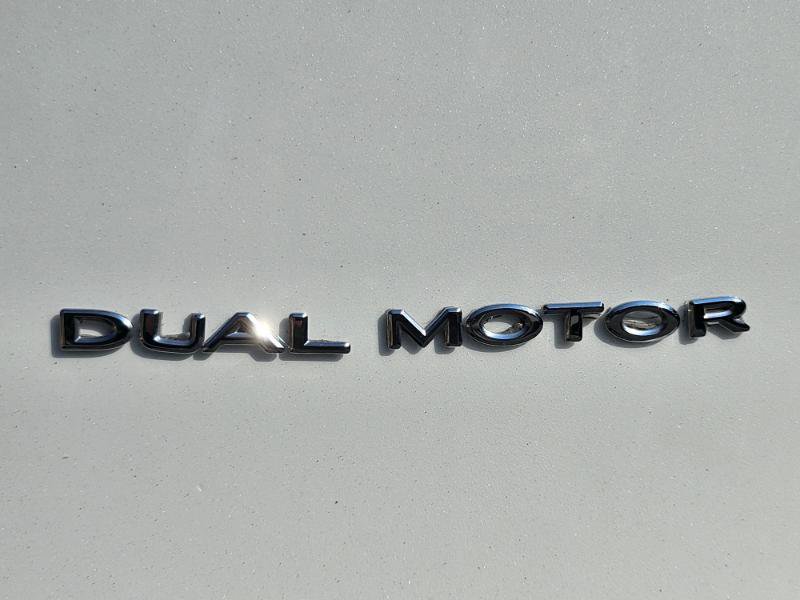 Used 2022 Tesla Model Y Long Range AWD/4WD image 32