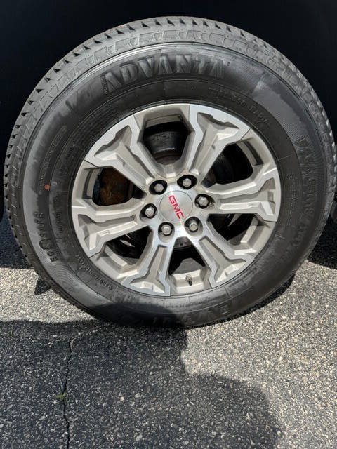Used 2022 GMC Yukon SLE w/ Gmc Pro Safety Plus Package AWD/4WD image 20
