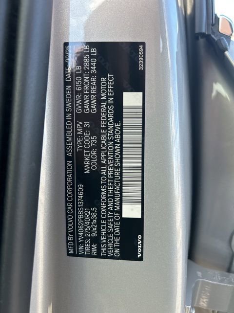 Certified 2025 Volvo XC90 B6 Plus image 28