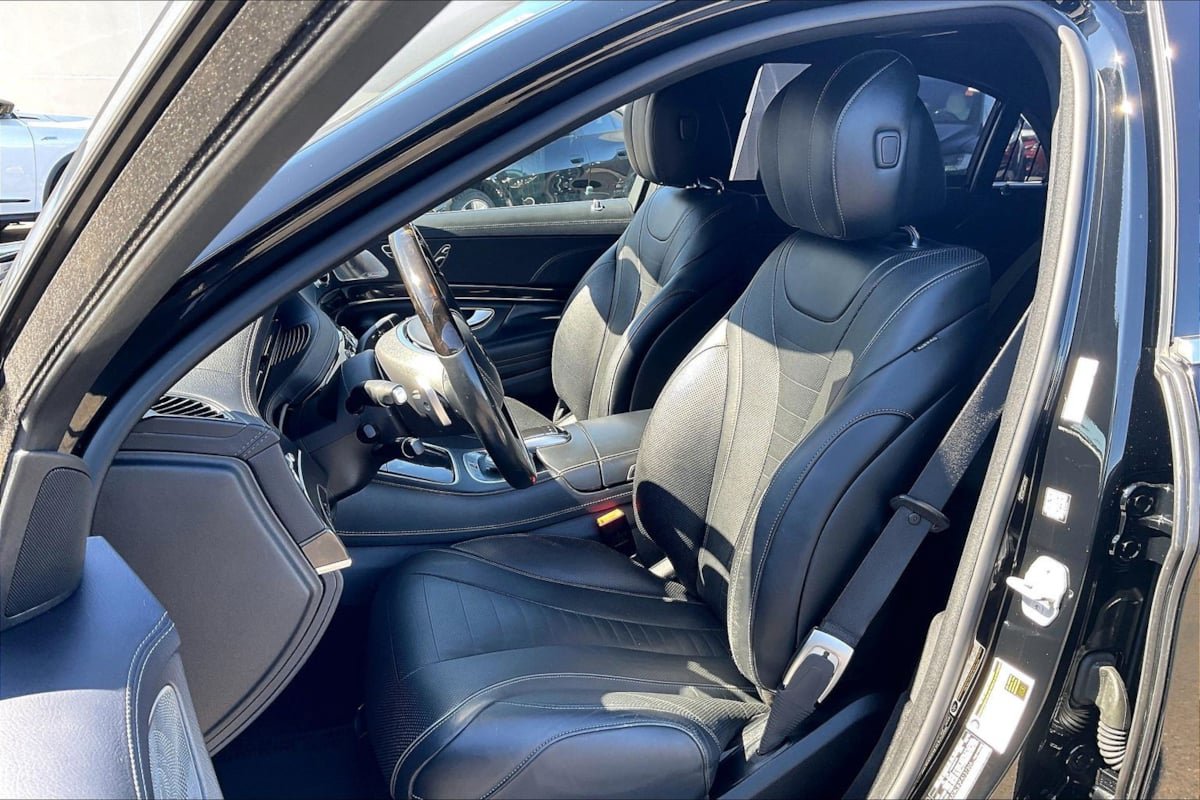 Used 2015 Mercedes-Benz S 550 Sedan image 23